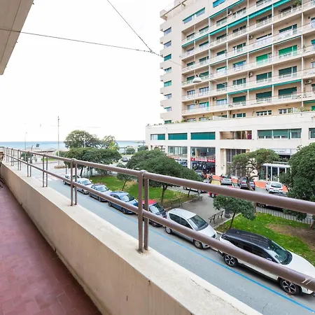 Beach, 4br, Family Lux, Ac, Wifi By Tilo Apartment